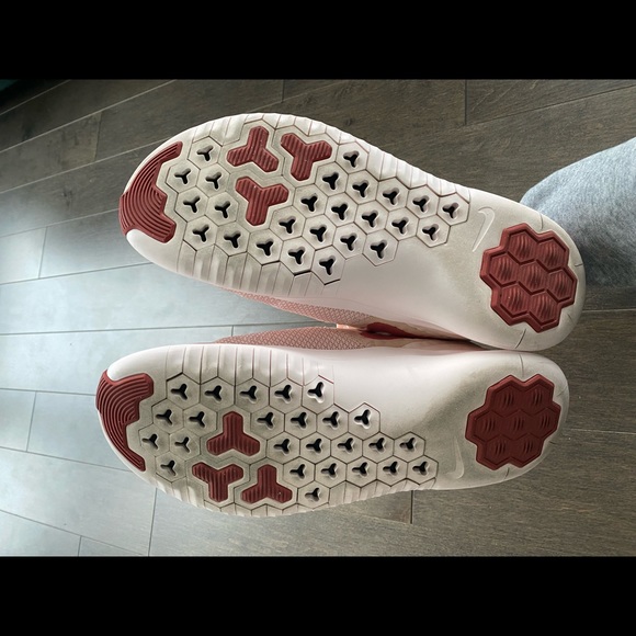 Women’s size 10 light pink Nike runners - Picture 5 of 8